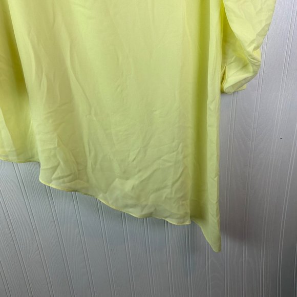 Chico's Yellow Blouse size Small Asymmetrical hem - Picture 5 of 5